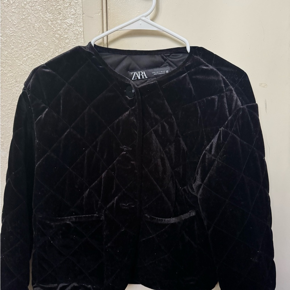 Zara Black Quilted Velvet Puffer Jacket